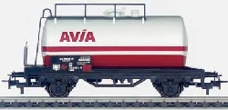 Mineralöl-Kesselwagen AVIA /